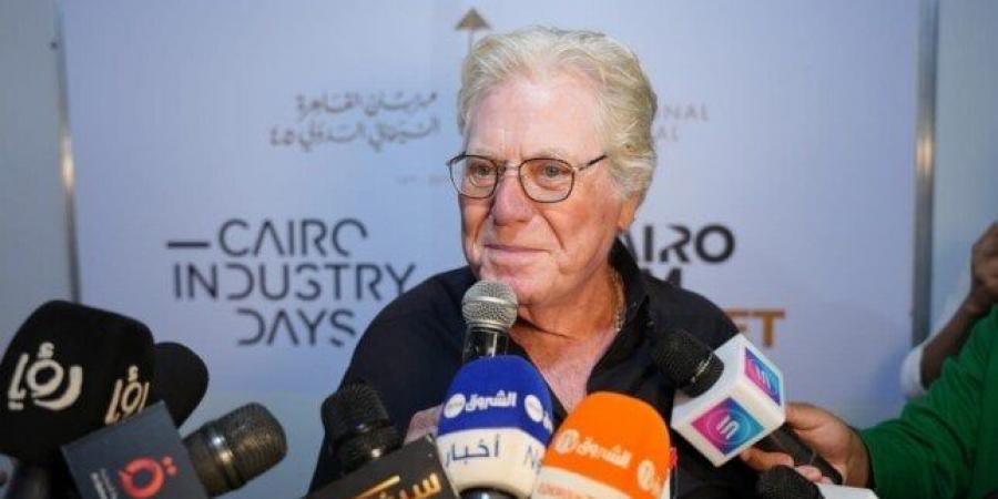 حسين فهمي: السينما المصرية بخير والصناعة منتعشة