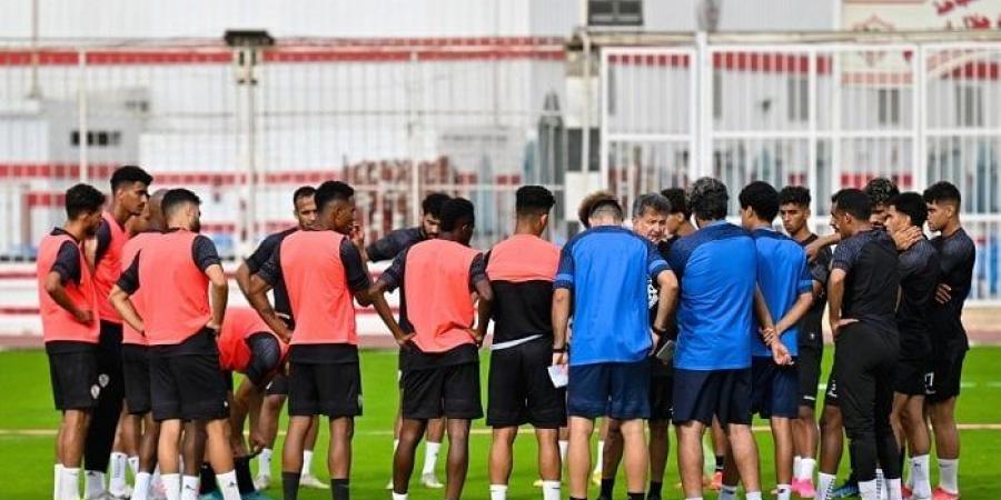 الزمالك يستأنف تدريباته الجماعية استعدادا للمصري