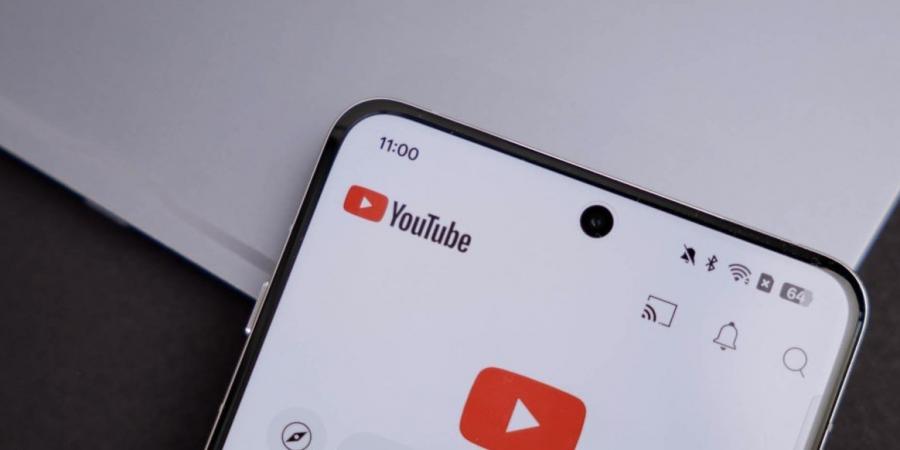 YouTube يطلق شريطًا سفليًا شفافًا على أندرويد وiOS