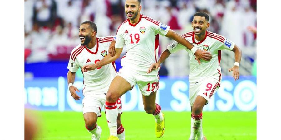 الظنحاني إلى المنتقدين: لاعبو المنتخب بشر ولديهم مشاعر