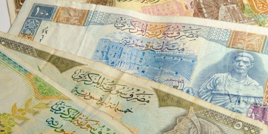 ارتفاع الليرة السورية مقابل الدولار