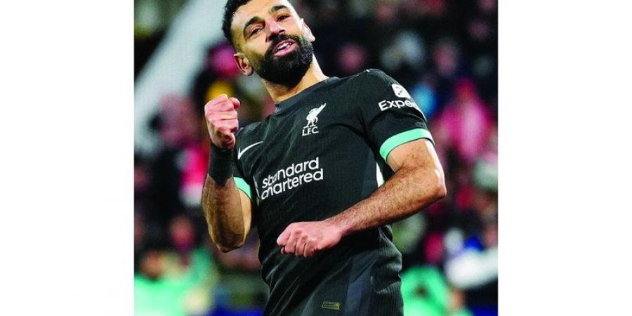 سلوت يرفض الحديث عن مستقبل محمد صلاح مع ليفربول