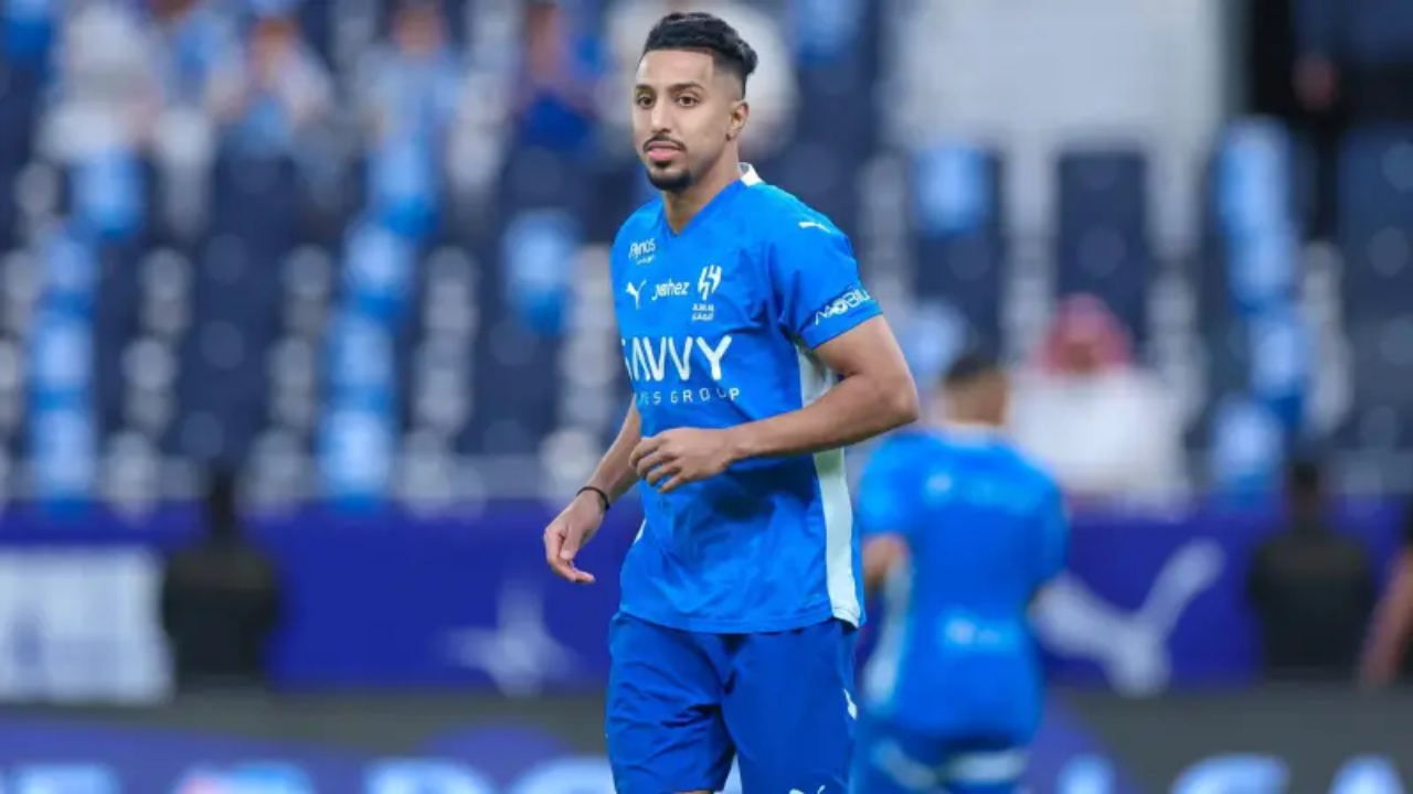 “كابوس الإصابات” يطارد الهلال.. إصابة موجعة لسالم الدوسري تبعده عن مباريات مهمة